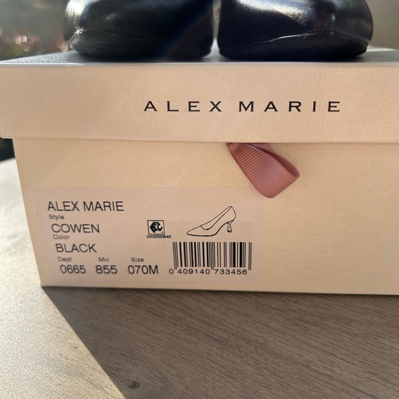 Alex Marie Cowen — Classic Black Pumps - Picture 6 of 6